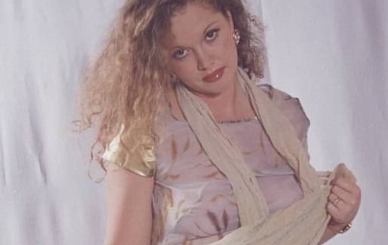 Oana Lis, trântă pe scări la un eveniment!
