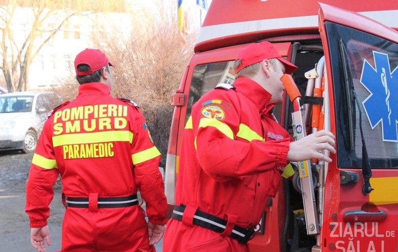 Un copil lăsat singur acasă a murit electrocutat, după ce s-a jucat la o priză, în Sălaj