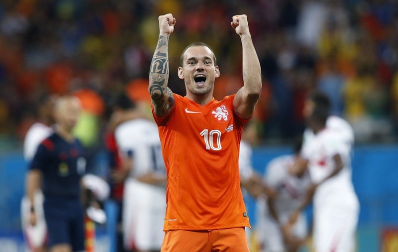 “Aş fi putut ajunge ca Messi sau ca Ronaldo, dar mi-a plăcut viața”, spune Wesley Sneijder