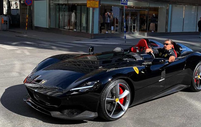 Ibrahimovici, prins la volanul unui Ferrari de 1.600.000 de euro neînmatriculat