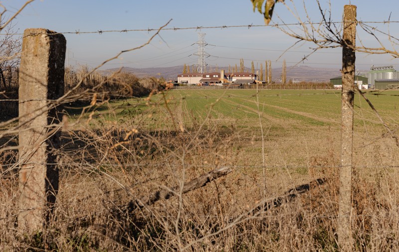 Cernobîlul de la Valea Călugărească, Prahova. Prefectul Emil Drăgănescu suspendă interdicția dată de autoritățile locale privind depozitarea de deșeuri periculoase în comună