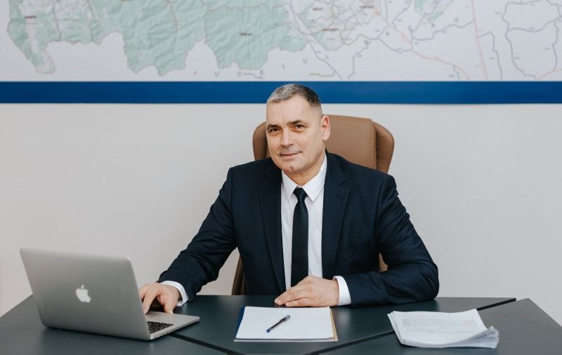 Un primar al unei comune din Neamț a fost reales, deși se află în arest preventiv