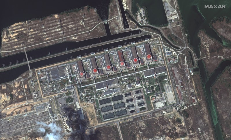Imagini din satelit cu centrala nucleară de la Zaporojie, realizate vineri, 19 august 2022, de către Maxar Technologie | Sursa: EPA