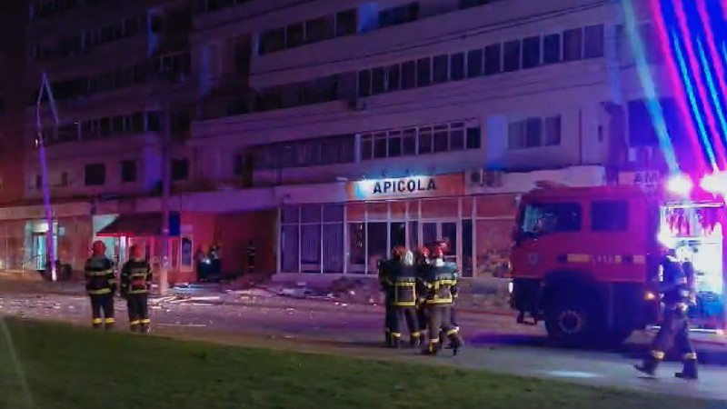 Bloc lovit de o dronă în Galați. 70 de persoane au fost evacuate Foto: Captură video IGSU