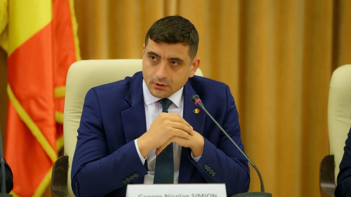 George Simion, în Parlamentul României, în timpul unei ședințe