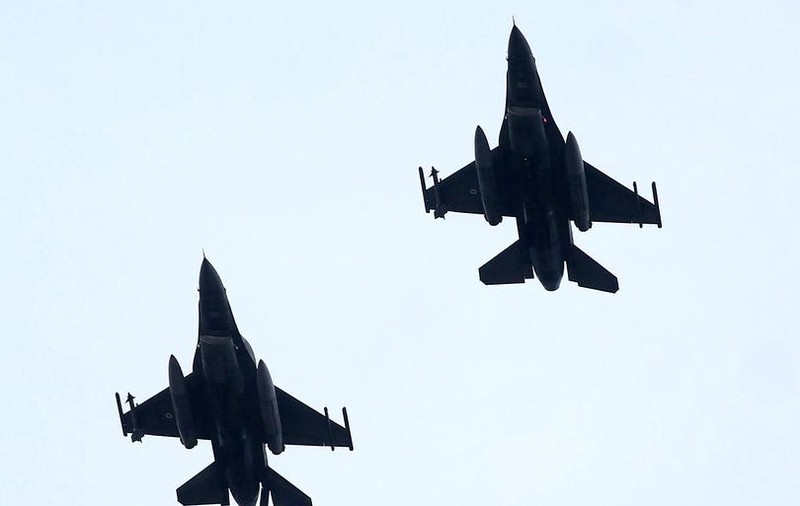 Un avion militar ucrainean, interceptat și aterizat la Bacău
