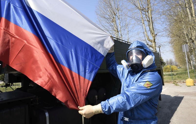 Analiza care arată că ajutorul trimis de Rusia în Italia ar fi de fapt o misiune de propagandă și spionaj