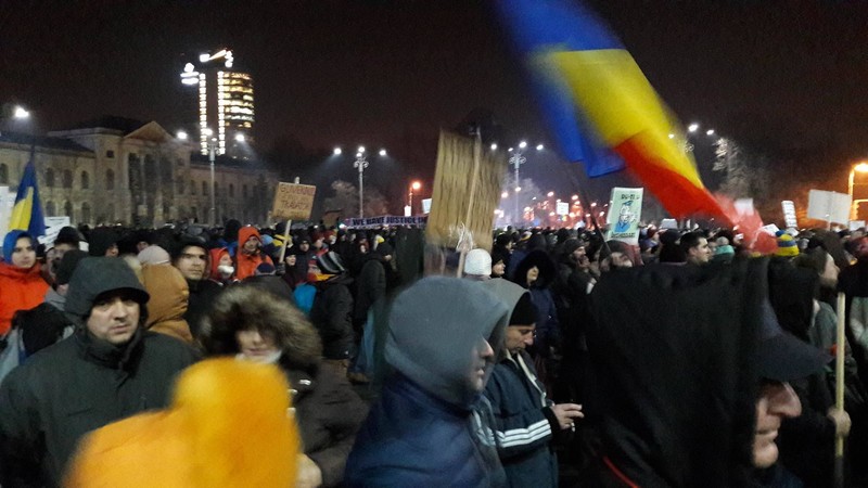 Bulgarii și moldovenii protestează alături de români. “Este una dintre puținele speranțe”