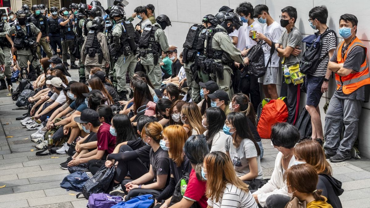 Sute de protestatari au fost arestați la Hong Kong FOTO: EPA