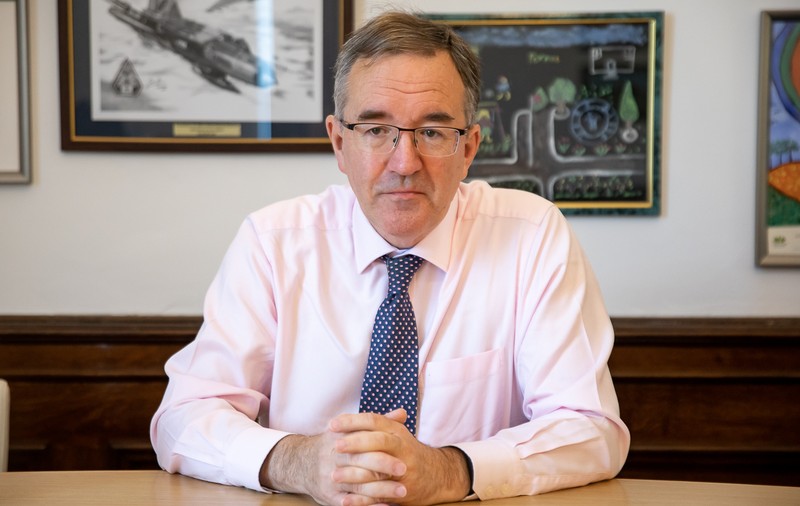 Ambasadorul Marii Britanii la Bucureşti: Traficul de ființe umane, excluziunea romilor, violența împotriva femeilor nu sunt tratate ca priorităţi în România