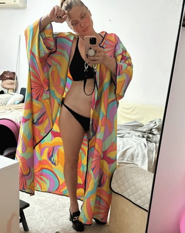 Cum arată Cristina Cioran în costum de baie. Vedeta a devenit mamă a doua oară în urmă cu 6 luni