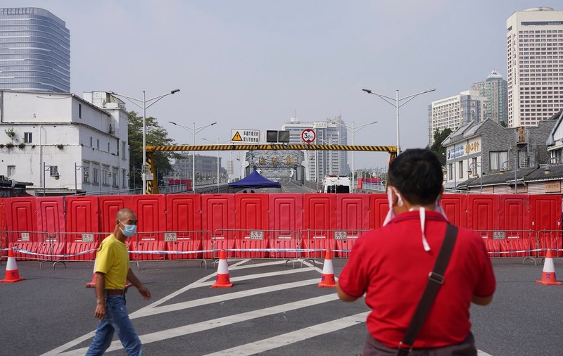 Locuitorii din Guangzhou se revoltă împotriva măsurilor dure implementate după apariția mai multor cazuri de Covid