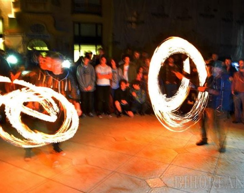 Ora Pământului 2017 în România. Spectacol inedit, după ce s-a stins lumina în mai multe orașe din țară | FOTO ȘI VIDEO