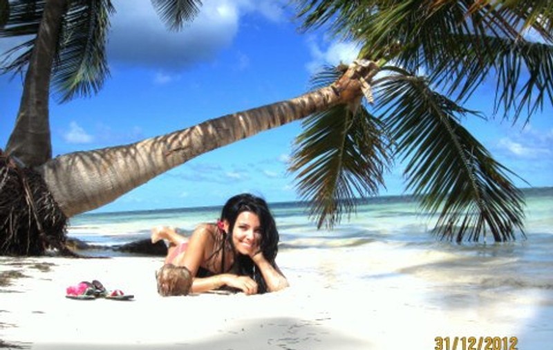 Corina Caragea a schimbat prefixul. Și-a serbat vârsta de 30 de ani așa cum se cuvine: pe o plajă exotică, în costum de baie! Intră s-o vezi! FOTO
