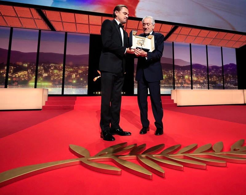 Imagini cu vedetele la ceremonia de deschidere de la Cannes 2025. Robert De Niro a fost însoțit de Tiffany Chen, iubita cu 35 de ani mai mică decât el