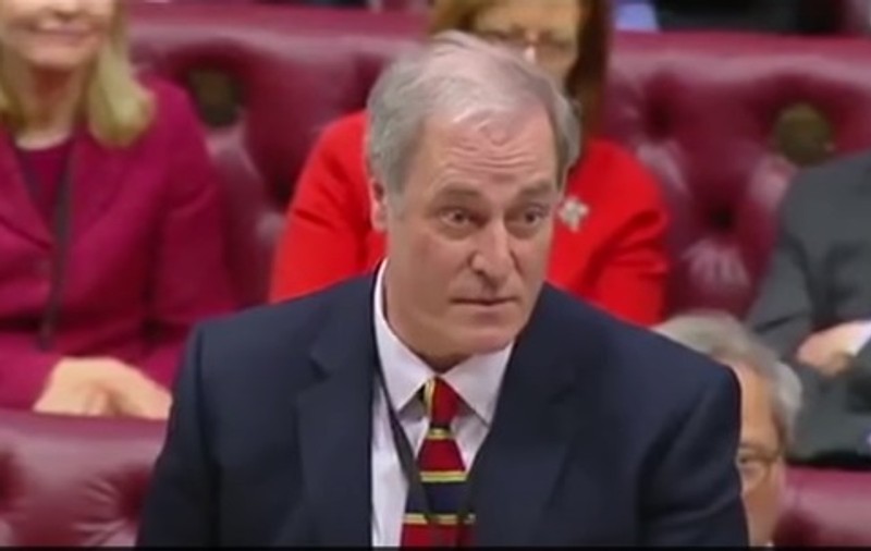 VIDEO / Un ministru britanic și-a prezentat demisia, după ce a întârziat