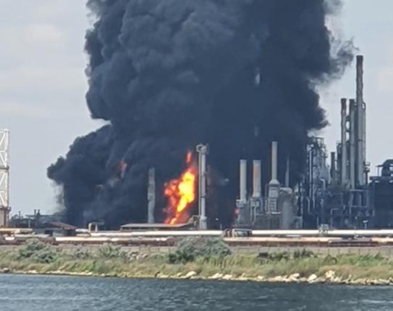Cauza exploziei de la Petromidia Năvodari, în care o persoană a murit și alte 5 au fost rănite, o conductă fisurată