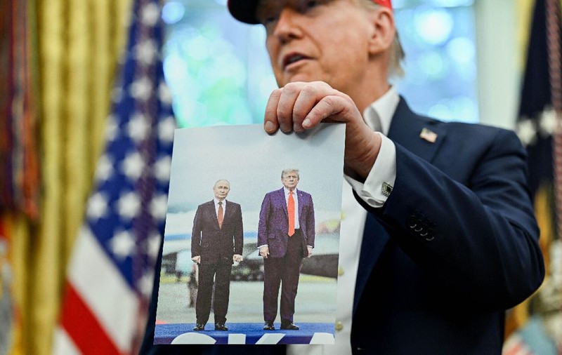„Trump gândește în termeni de superputeri: imperii care conduc țări mai mici”. Președintele american vrea să împartă lumea cu Putin