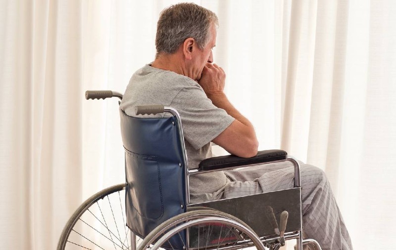 Românii cu dizabilități, care trăiesc cu 500–700 de lei pe lună, disperați, după măsurile Guvernului Bolojan: „Cifrele sunt brutale”