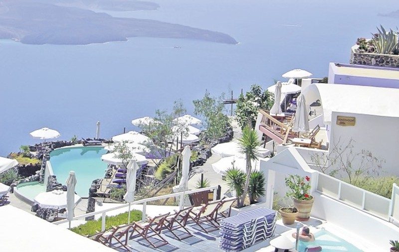 Cu doar 199 € stai o săptămână în Santorini