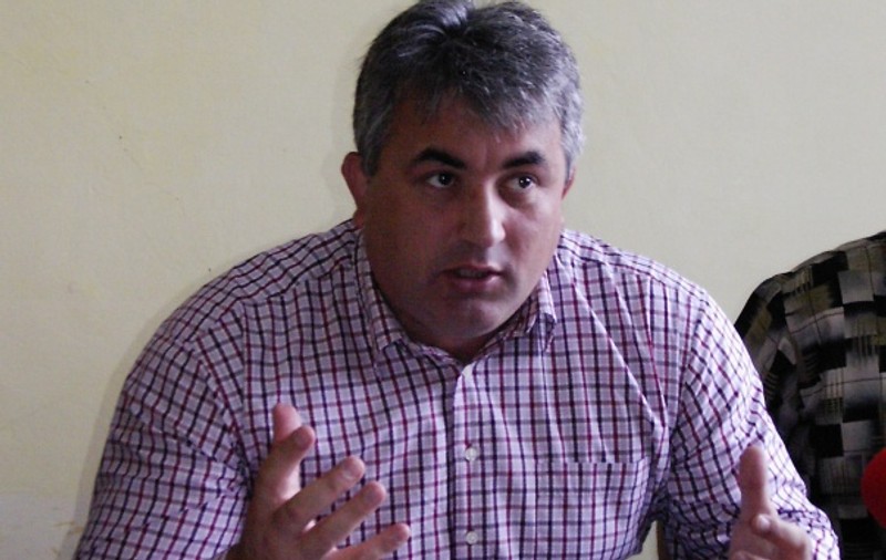 Şeful de la ape şi-a debranşat blocul pentru că are datorii