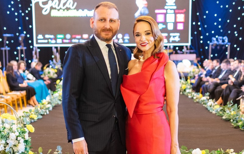 Cum îl descrie Violeta Bănică pe iubitul mamei sale, Adrian Brâncoveanu. Fiica Andreei Marin a spus-o fără rețineri. „Lucrez la acest lucru”