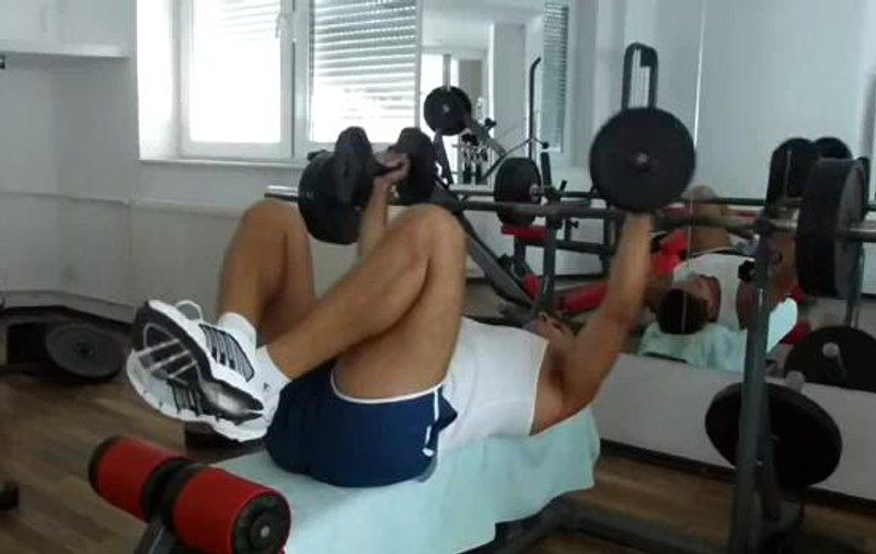 Video | Iată cum se antrenează Mircea Badea în sală!