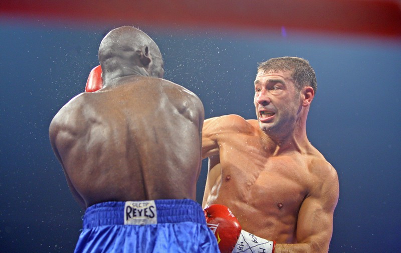 Ce îi cer specialiștii lui Lucian Bute: “Trebuie să dea jos multă rugină!”