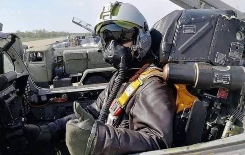 „Fantoma din Kiev”, legenda urbană a pilotului care a doborât 6 avioane rusești și însuflețește lupta ucrainenilor