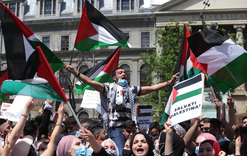 Miting de solidaritate cu palestinienii, la Universitate, după bombardamentele Israelului asupra Fâșiei Gaza