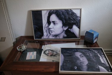 Portrete cu Alina în casa părinților ei stabiliți în Frederikshavn, Danemarca