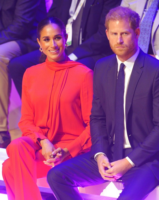 Meghan Markle și prințul Harry, înapoi în Anglia: „Ne bucurăm să fim aici”. Sunt într-un turneu european, fără vreo legătură cu casa regală