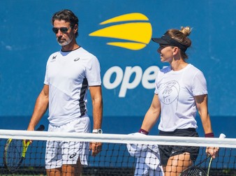 Patrick Mouratoglou și Simona Halep, în cursul antrenamentelor pentru US Open 2022 (foto HEPTA)