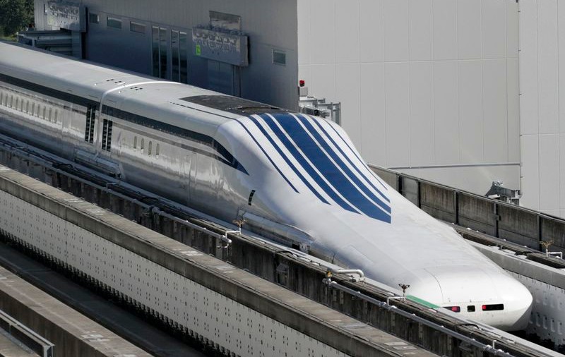 O bătrână din China a confundat trenul de mare viteză cu metroul. N-ai să crezi unde a ajuns!