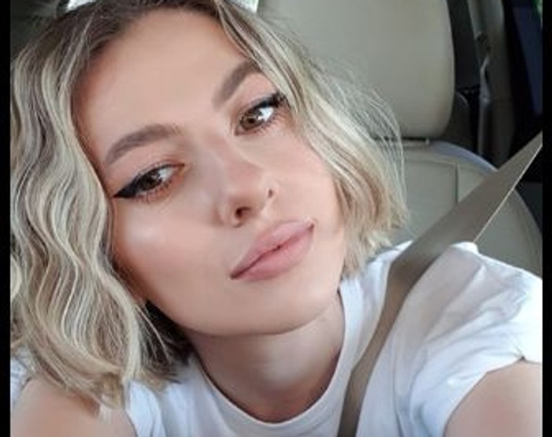 Ce ținută a purtat Lidia Buble la nunta surorii ei. "Era mai bine să te îmbraci cu altă culoare" | FOTO