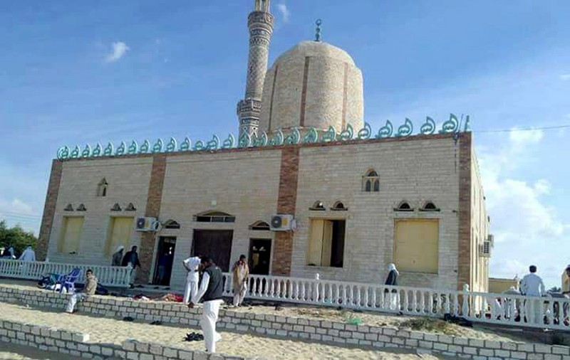 Egiptul a lansat mai multe atacuri cu rachetă asupra bazelor teroriste ca răspuns la atentatul de la moscheea din Peninsula Sinai