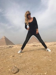 În ce hal a pozat Raluca Podea în Egipt