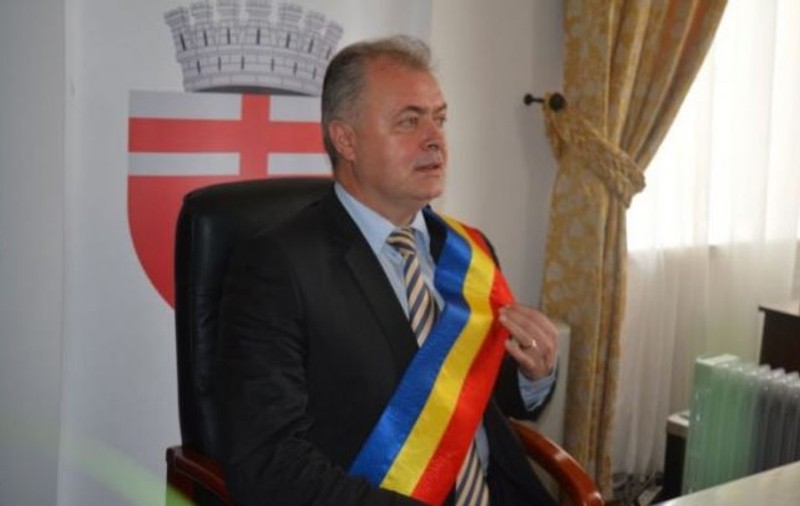 Percheziții la locuința primarului din Botoșani