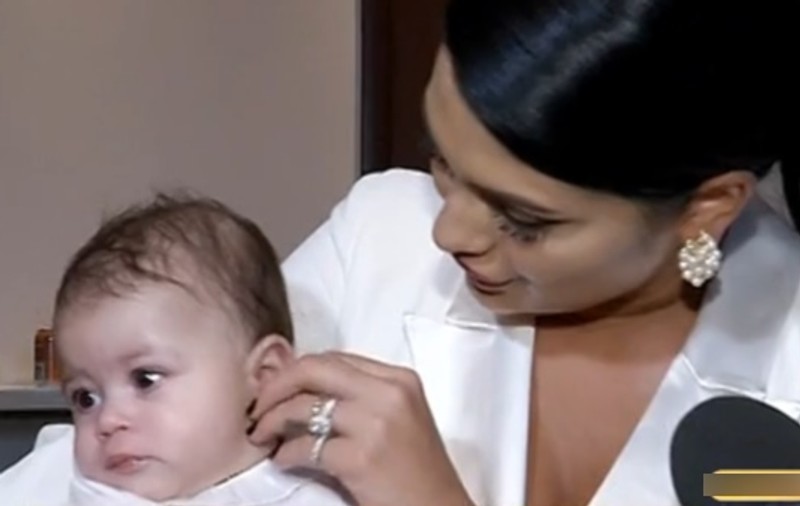 Emoții la botezul fiicei lui Salam. Roxana Dobre: ”Nu a putut fi botezată aşa cum ar fi trebuit”