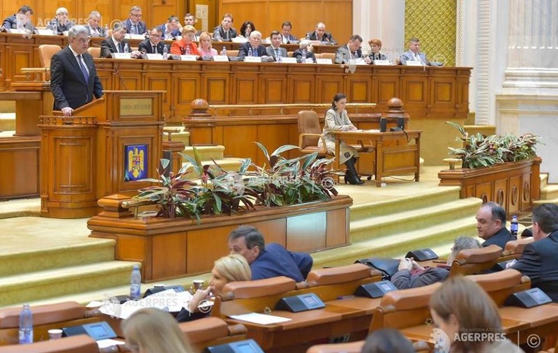 Deputații își cumpără abonament pentru transcrierea talk-show-urilor TV. Sunt dispuși să plătească 82.000 de lei