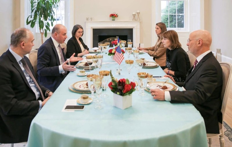 Ambasadorul României în SUA, discuție despre programul Visa Waiver cu ambasadoarea SUA de la București