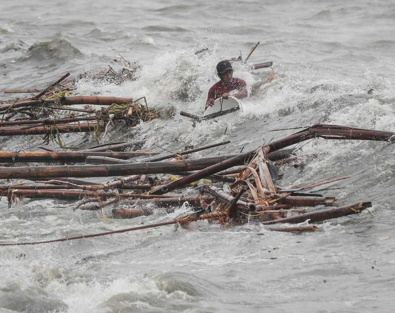 GALERIE FOTO| Cel puțin 14 persoane au murit în Filipine din cauza taifunului Mangkhut
