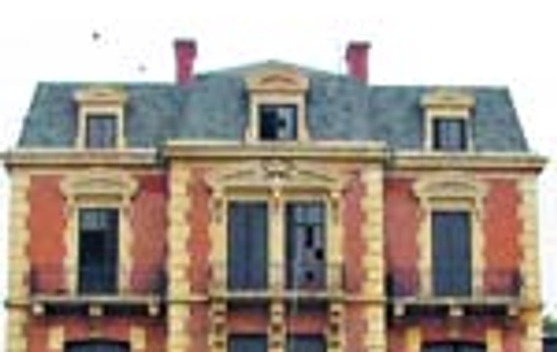 Un belgian e acuzat ca a distrus un castel romanesc