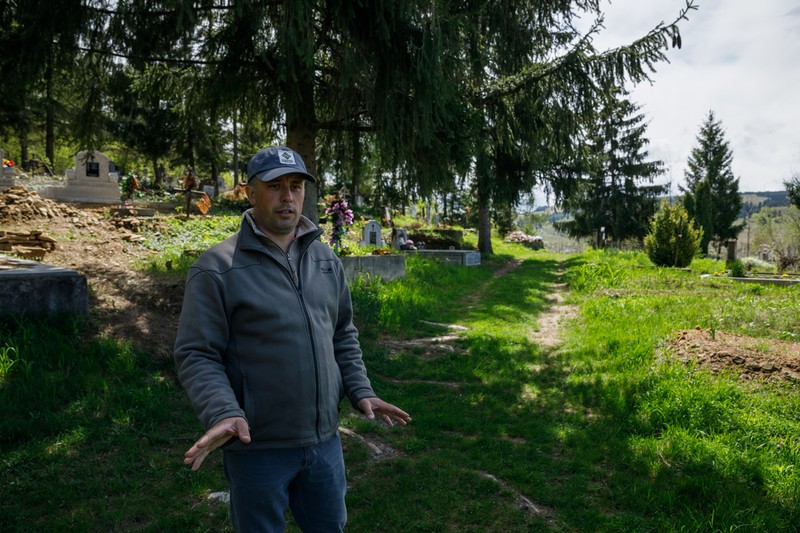 Mircea Samson povestește cum a văzut un urs în cimitir
