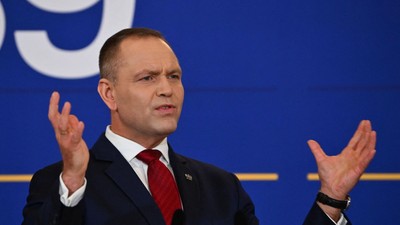 Președintele Poloniei, Karol Nawrocki, a adoptat un urs din România: „Faceți cunoștință cu Batyr”