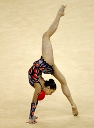Alexandra Piscupescu, cea mai valoroasă gimnastă de ritmică de la noi, a decis să renunţe la competiţie / Foto: EPA