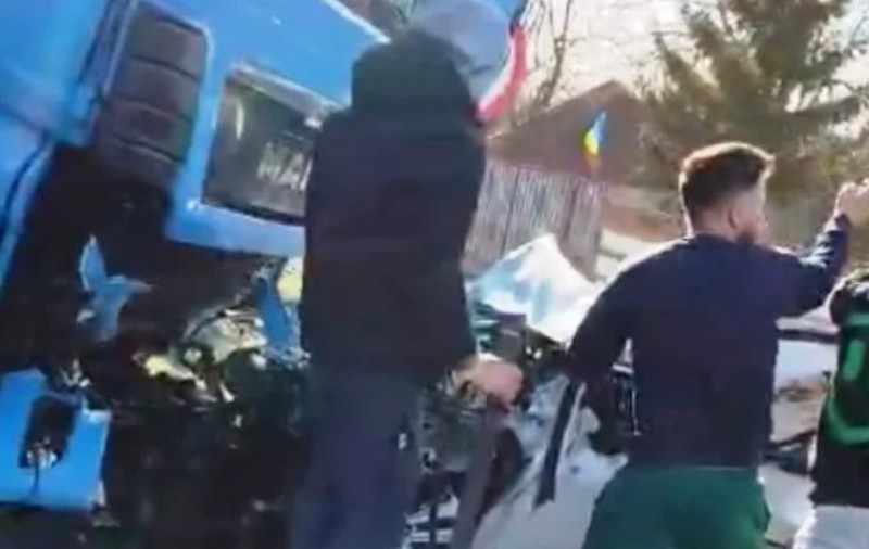 Accident grav în Brăila: două femei au murit după ce un TIR s-a ciocnit cu un autoturism pe DN21