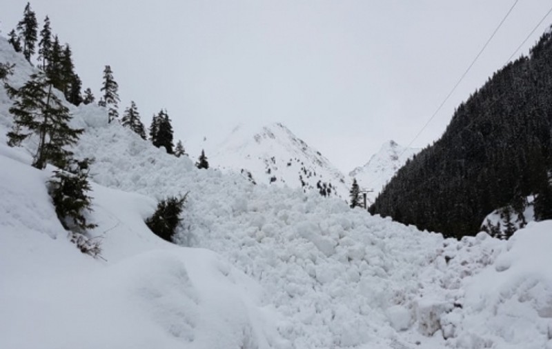 Risc mare de avalanşă în Munţii Făgăraş şi în Munții Bucegi