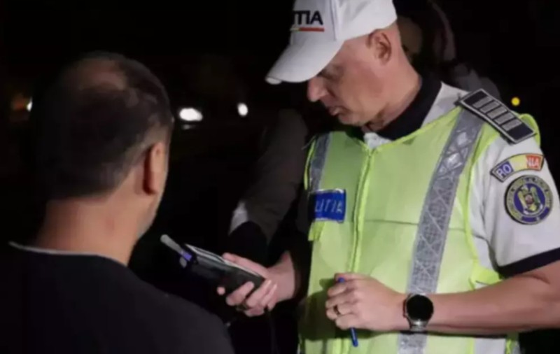 Un șofer cu permisul deja suspendat și care era aproape în comă alcoolică a provocat un accident rutier în București
