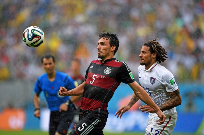 Hummels (stânga) va juca împotriva ”Cocoşului Galic” FOTO: EPA